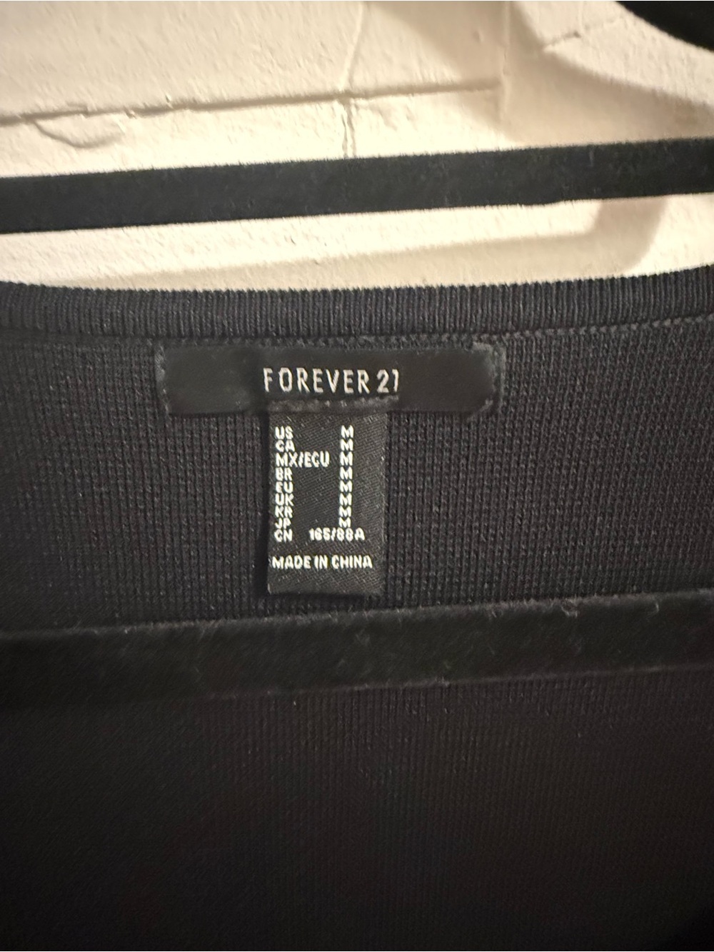 Forever 21 Black Long-Sleeve Scoop Neck Cropped Top - Picture 3 of 3